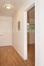 370 Staten Ave-Unit -j in Oakland, CA - Building Photo - Building Photo