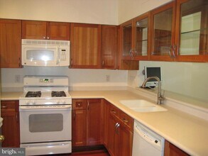 7183 Fairfield Ct in Alexandria, VA - Building Photo - Building Photo