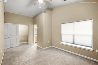22838 SW Forest Creek Dr in Sherwood, OR - Foto de edificio - Building Photo