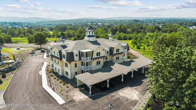40 Zackery Way in Old Forge, PA - Building Photo - Building Photo
