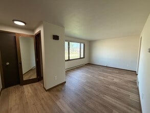 1289-1291 Meadow Ln in Neenah, WI - Building Photo - Building Photo