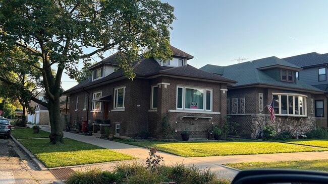 property at 5401 W Pensacola Ave