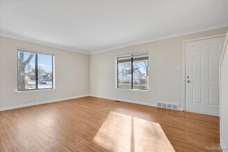 60 W Harry Ave in Hazel Park, MI - Building Photo - Building Photo