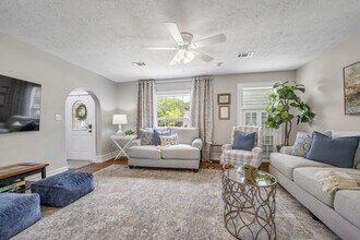 728 Meadow Ln in Bryan, TX - Building Photo - Building Photo