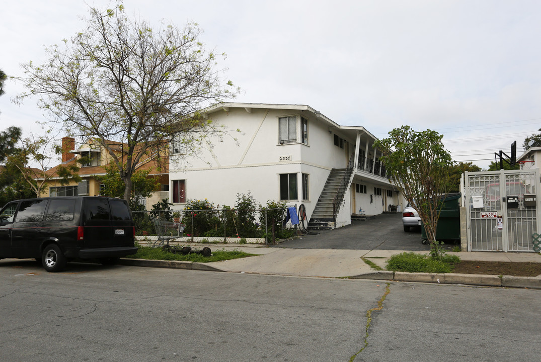 2337 Niagara St in Burbank, CA - Building Photo