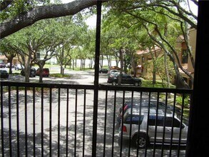 15535 Miami Lakeway N, Unit XXXX in Miami Lakes, FL - Foto de edificio - Building Photo