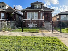 4919 W Wabansia Ave in Chicago, IL - Building Photo