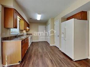 5433 Whitley Way in Greensboro, NC - Building Photo - Building Photo