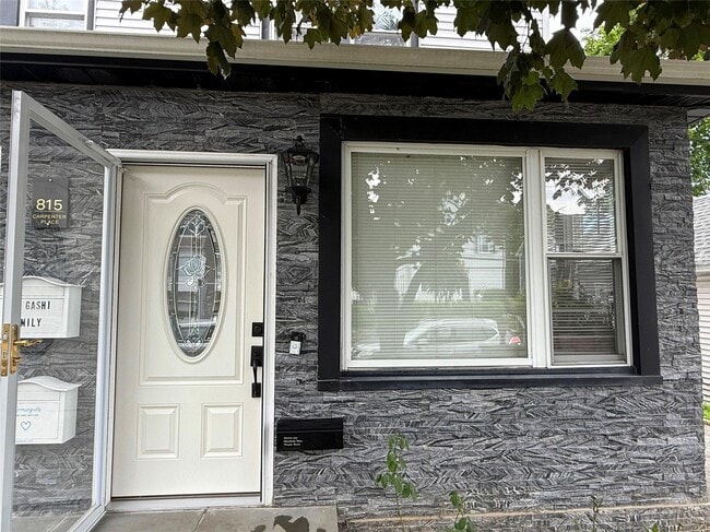 815 Carpenter Pl in Mamaroneck, NY - Building Photo - Building Photo
