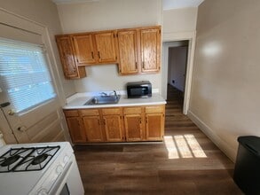 701 Grant Ave, Unit 2 in Morgantown, WV - Foto de edificio - Building Photo