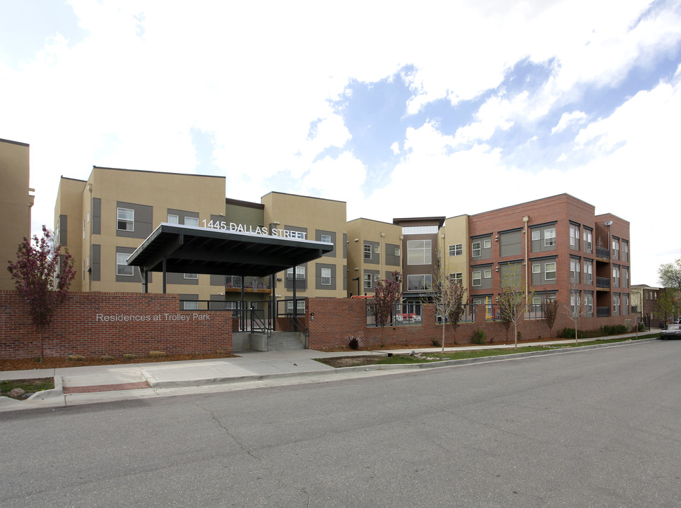 Residences at Trolley Park in Aurora, CO - Foto de edificio