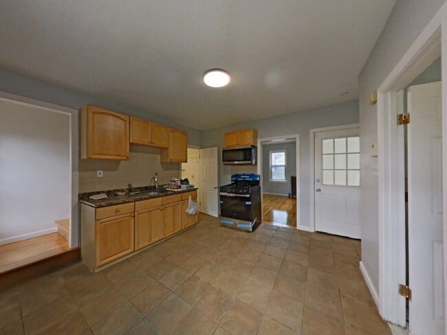 24 Kent St in Quincy, MA - Building Photo - Building Photo