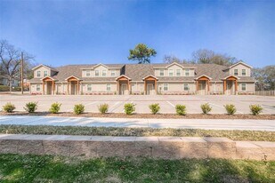 1419 Avenue N in Huntsville, TX - Building Photo