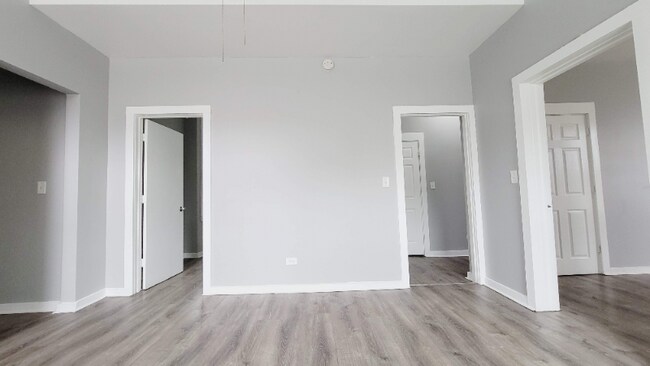 11 S Whipple St in Chicago, IL - Building Photo - Building Photo