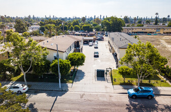 12624 S Wilmington Ave in Los Angeles, CA - Building Photo - Building Photo