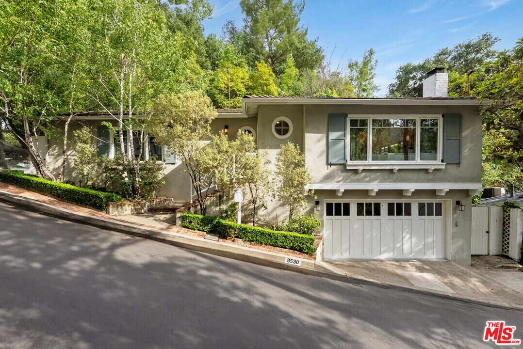 9530 Cedarbrook Dr in Beverly Hills, CA - Building Photo