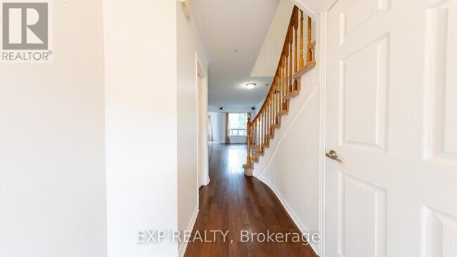 4347 Sunwood Crescent in Ottawa, ON - Building Photo - Building Photo