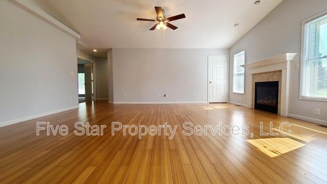 1406 School House Ln in Chatham, IL - Building Photo - Building Photo