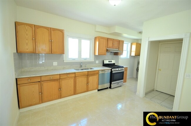 57 Judson St, Unit 1 in Malden, MA - Foto de edificio - Building Photo