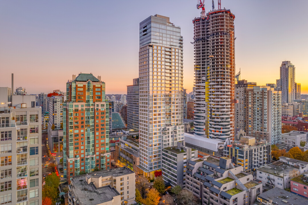 Patina in Vancouver, BC - Building Photo