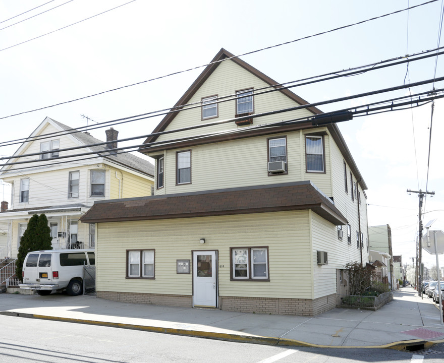 614 2nd Ave in Elizabeth, NJ - Building Photo