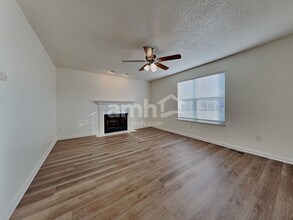 7525 Saddlebrooke Dr in Knoxville, TN - Foto de edificio - Building Photo