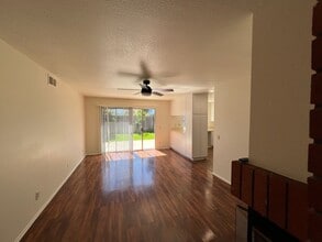 6126 Palomar Cir in Camarillo, CA - Building Photo - Building Photo