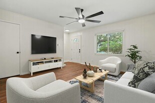 12 Grove St in Charleston, SC - Building Photo