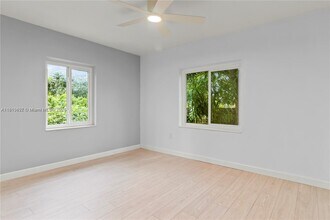 5900 SW 44th Terrace in Miami, FL - Building Photo - Building Photo