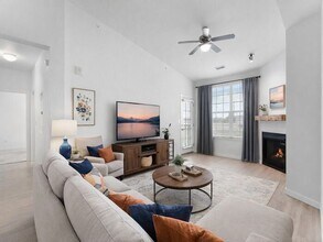 17353 Wilde Ave in Parker, CO - Foto de edificio - Building Photo