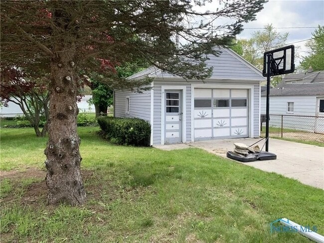 4045 Nebraska Ave in Toledo, OH - Building Photo - Building Photo