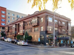 The Duke Apartments in Seattle, WA - Building Photo - Building Photo