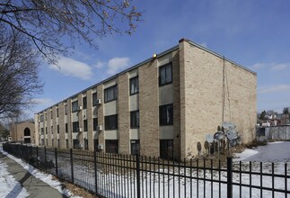 4001 Clinton Ave in Minneapolis, MN - Building Photo - Building Photo