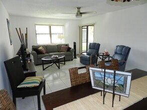 154 Pinto Palm Ct in Royal Palm Beach, FL - Building Photo - Building Photo