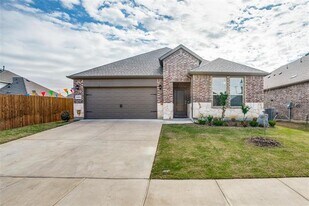 3208 Brady Starr Dr in Aubrey, TX - Building Photo