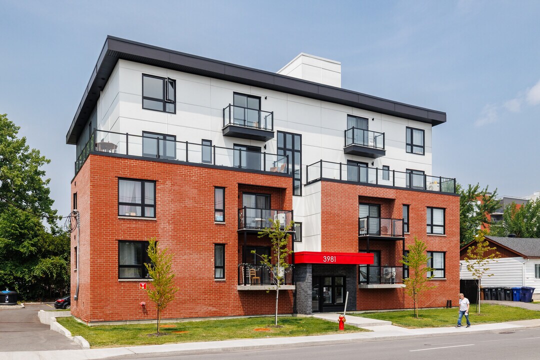 3981 Notre-Dame Boul in Laval, QC - Building Photo