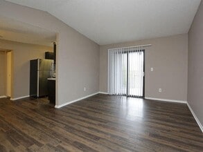 Water Ridge Apartments in Irving, TX - Foto de edificio - Building Photo