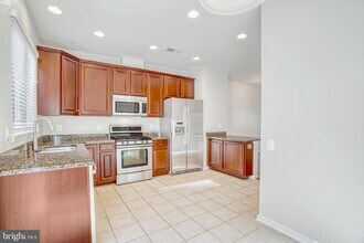 22442 Snow Powder Terrace in Ashburn, VA - Building Photo - Building Photo