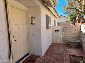 4719 Cosley Dr in Las Vegas, NV - Building Photo - Building Photo
