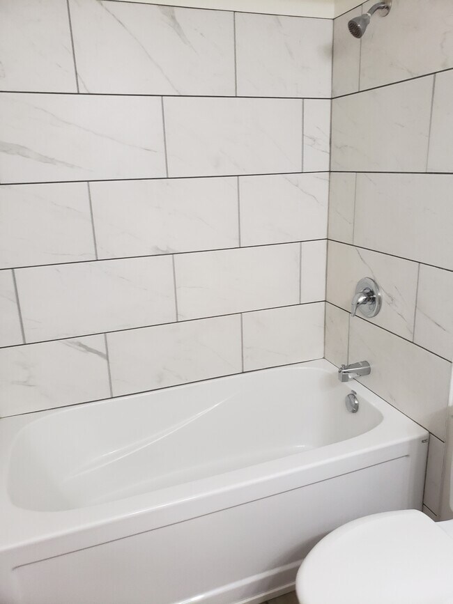 908 Cook St in Victoria, BC - Building Photo - Building Photo