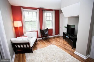 4426 36th St S in Arlington, VA - Building Photo