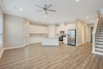 212 Tee Dr in Bryan, TX - Building Photo - Building Photo