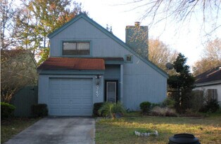 6742 Periwinkle Dr in Jacksonville, FL - Building Photo