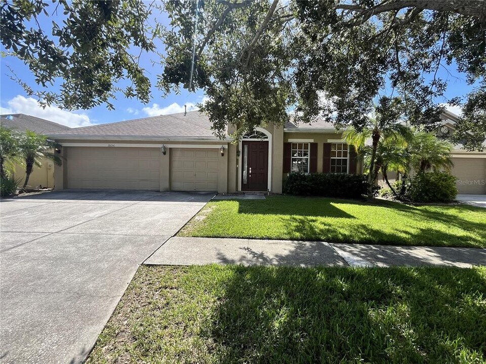 20050 Oakflower Ave in Tampa, FL - Building Photo