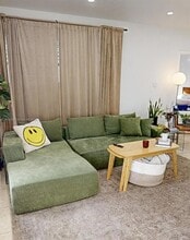 281 NE 112th St in Miami, FL - Foto de edificio - Building Photo