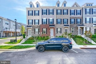 2718 Lanham Hill Cir in Glenarden, MD - Building Photo