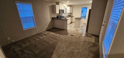 207 Redwood Ct in Belleville, MI - Building Photo - Building Photo