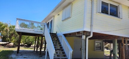 1703 Atlanta Plaza Dr in Sanibel, FL - Building Photo - Building Photo