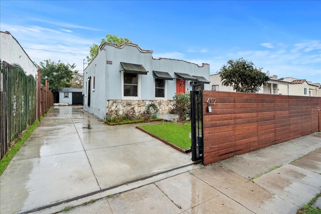 412 W 98th St in Los Angeles, CA - Building Photo