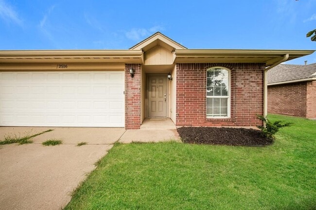 2516 Queenston Ave in Norman, OK - Building Photo - Building Photo